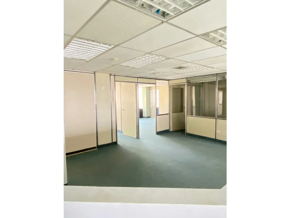 OFICINA EN ALQUILER 200 M2 - URB. ALTAMIRA
