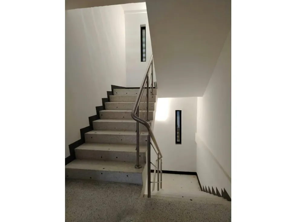 SE ALQUILA GALPON INDUSTRIAL EN BOLEITA 700m2 - 2