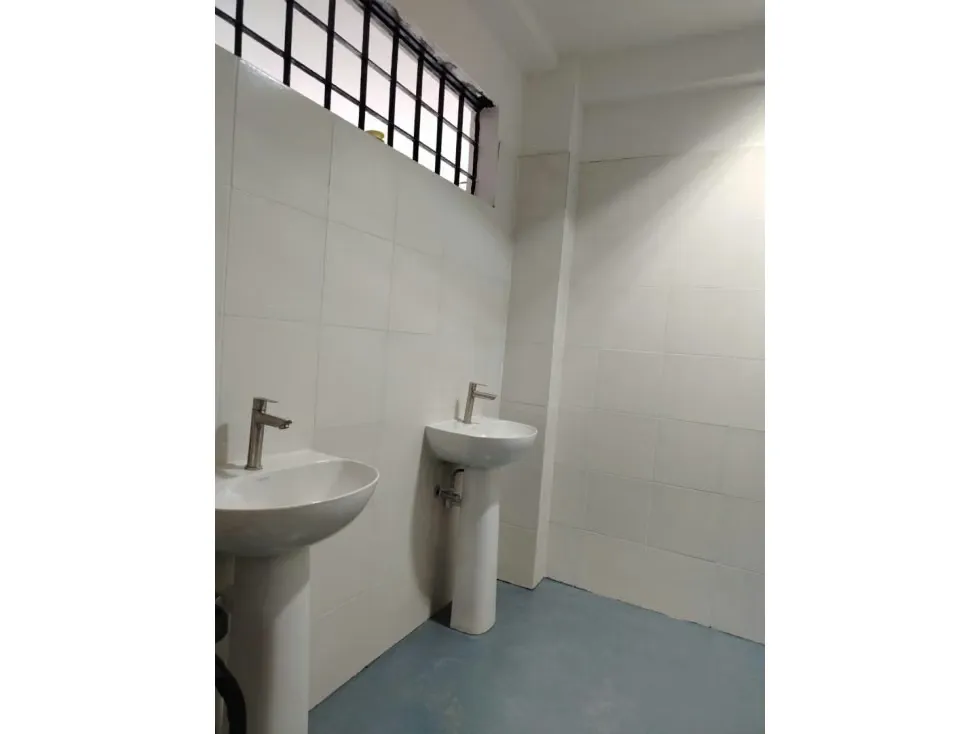 SE ALQUILA GALPON INDUSTRIAL EN BOLEITA 700m2 - 14