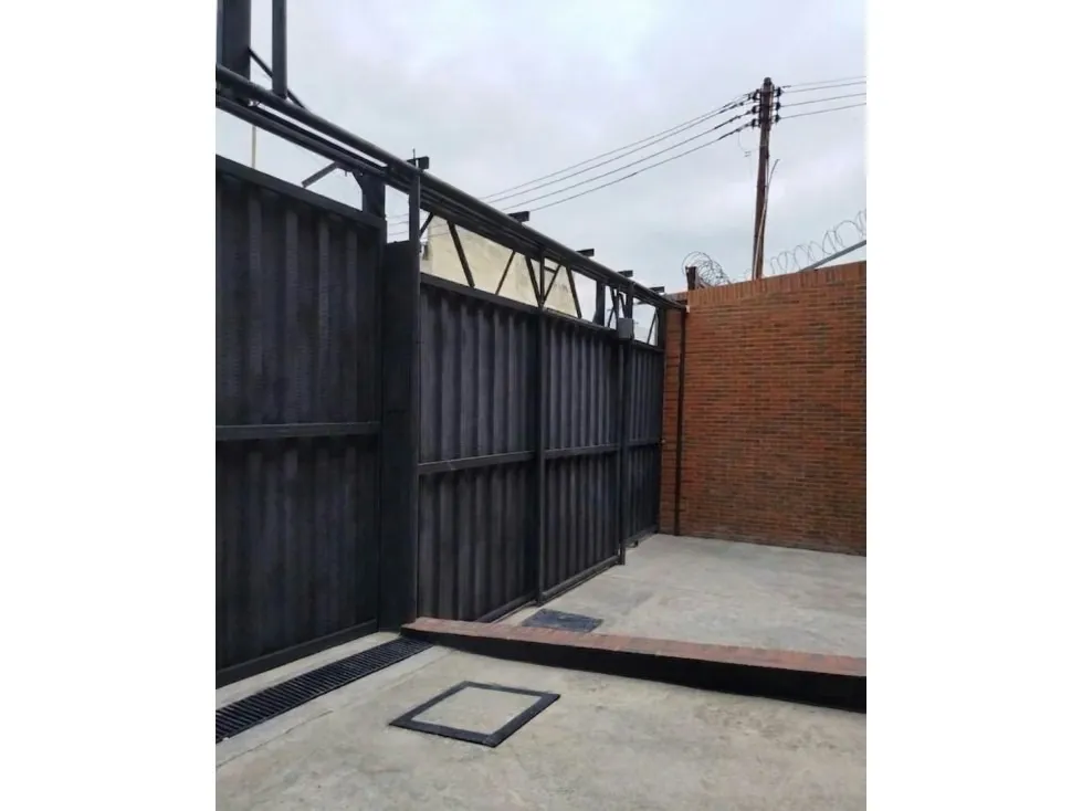 SE ALQUILA GALPON INDUSTRIAL EN BOLEITA 700m2 - 6