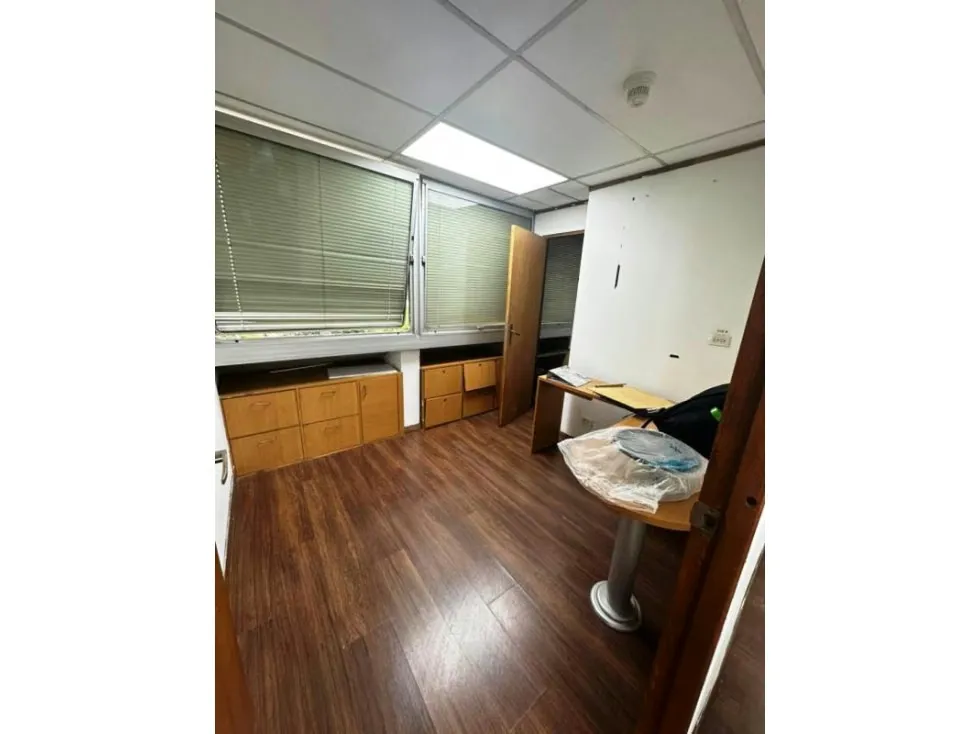 OFICINA - LAS MERCEDES - 270 Mts2 - 16