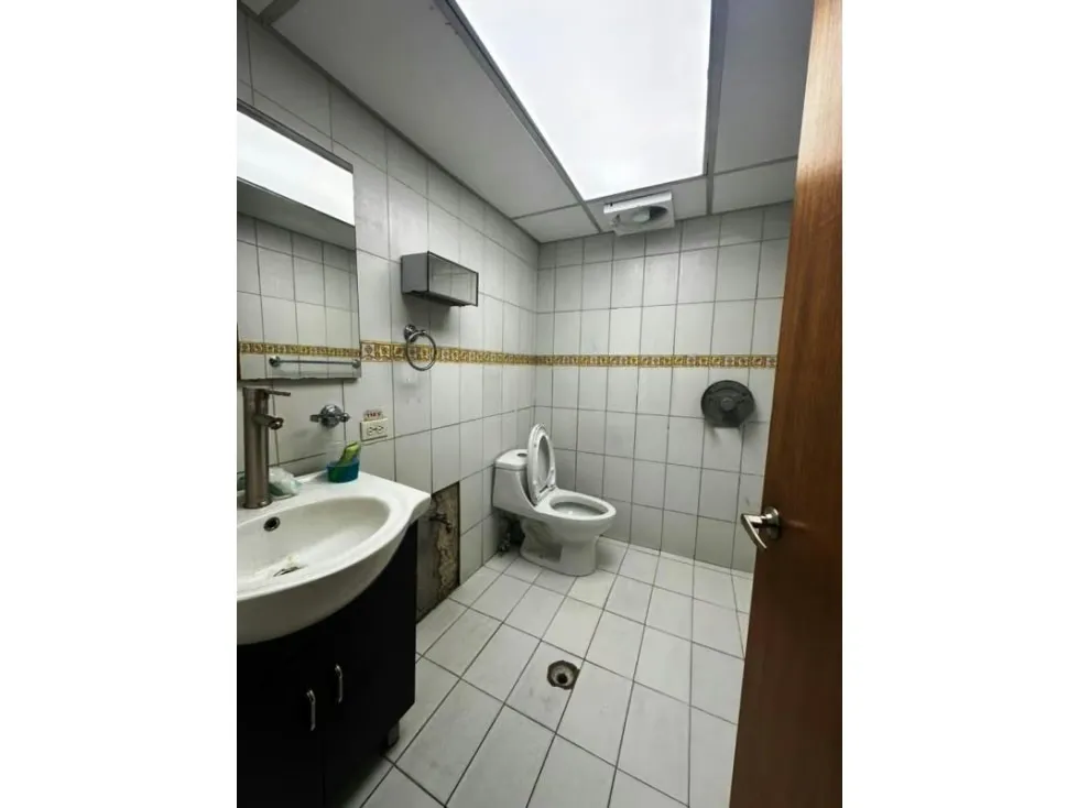 OFICINA - LAS MERCEDES - 270 Mts2 - 18