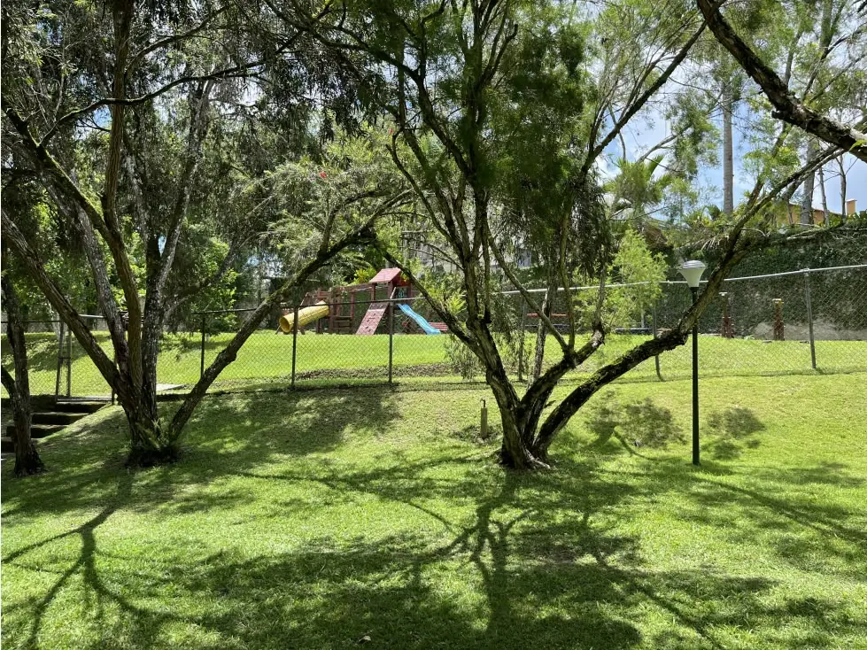 Vendo Apartamento 238m2 La Lagunita C. Club 9060 - 29