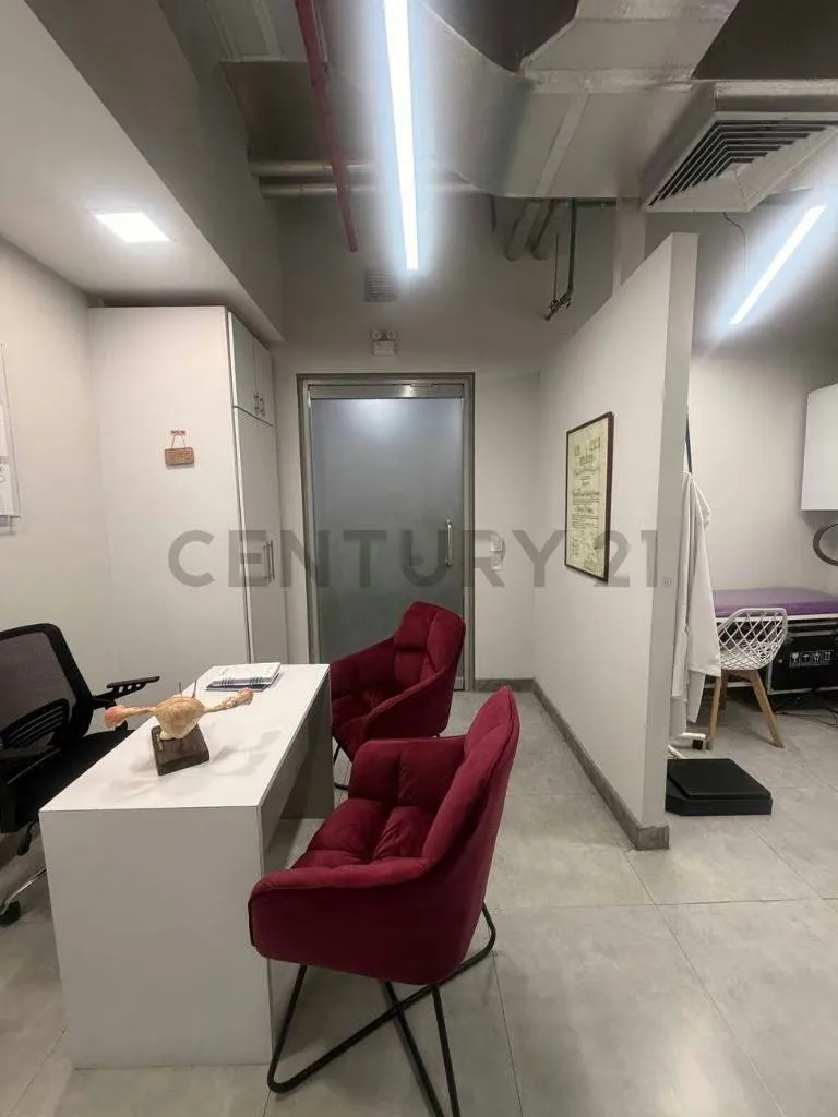 En Alquiler Oficina en la Torre Jalisco | Las Mercedes - 12