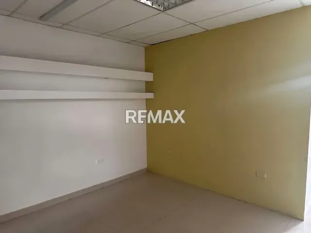 VENDO LOCAL COMERCIAL MILENIUM PISO 2 - 3