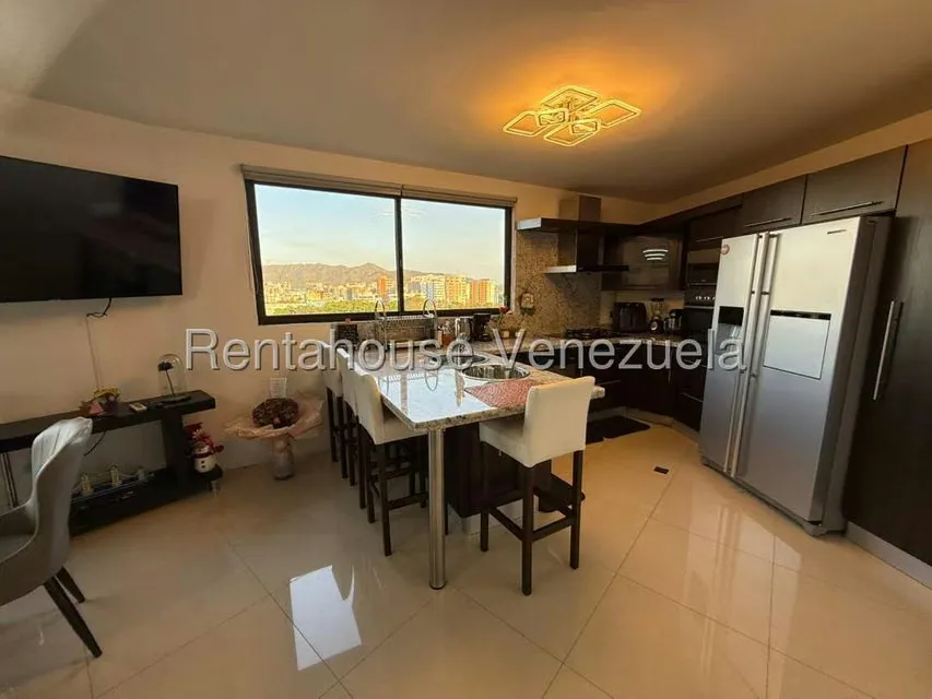 Apartamento (Duplex) en Venta en Valles de Camoruco, Carabobo - 14