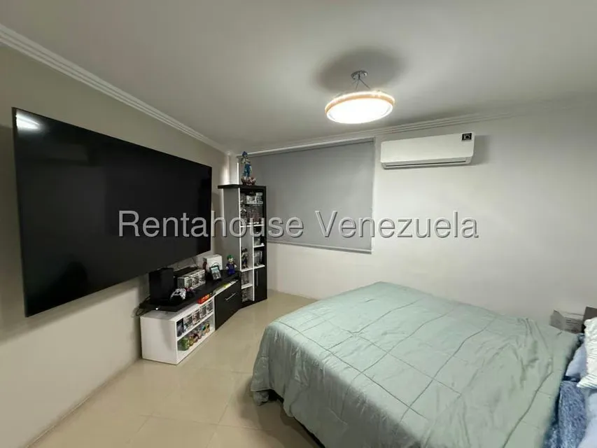 Apartamento (Duplex) en Venta en Valles de Camoruco, Carabobo - 26