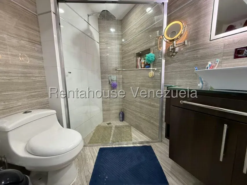 Apartamento (Duplex) en Venta en Valles de Camoruco, Carabobo - 27