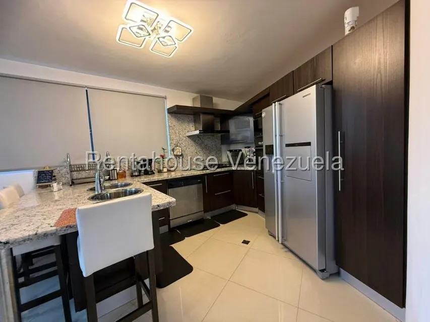 Apartamento (Duplex) en Venta en Valles de Camoruco, Carabobo - 8