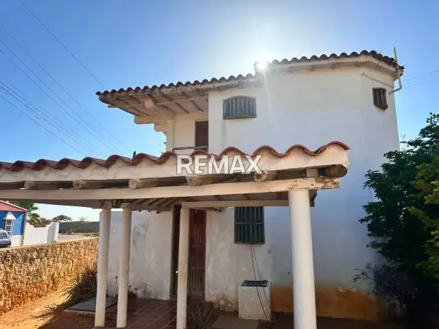 EN VENTA POSADA EN LOS TAQUES - 3