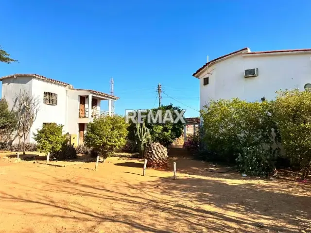 EN VENTA POSADA EN LOS TAQUES - 5