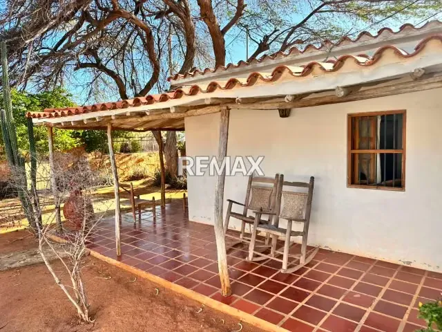 EN VENTA POSADA EN LOS TAQUES - 9