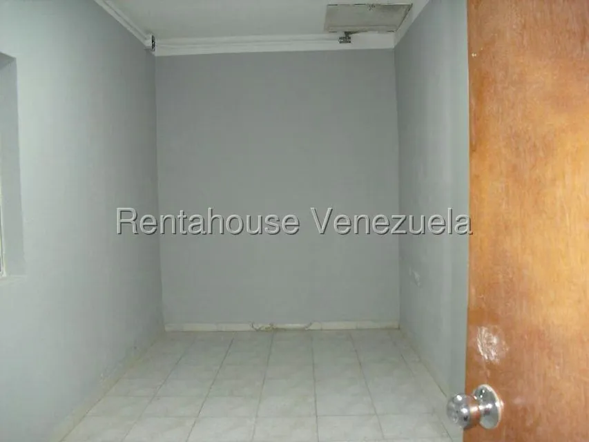 Local Comercial en Alquiler en La Trinidad, Distrito Metropolitano - 11