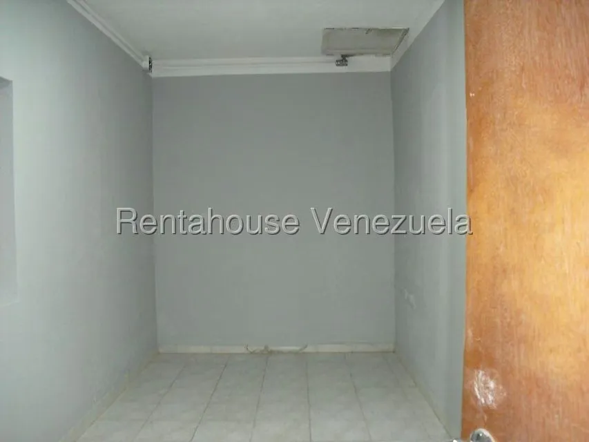 Local Comercial en Alquiler en La Trinidad, Distrito Metropolitano - 4