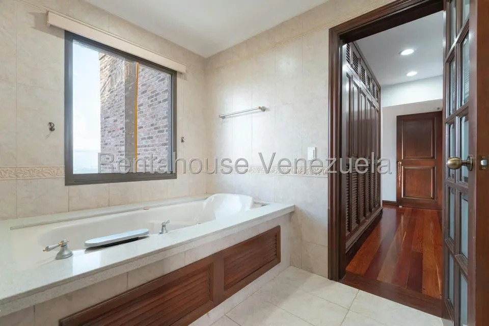 Apartamento (1 Nivel) en Venta en Los Naranjos del Cafetal, Distrito Metropolitano - 31