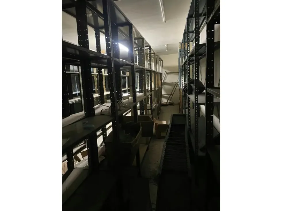 Se vende o se alquila. local comercial 1200m2 Boulevard De Catia 5714 - 8