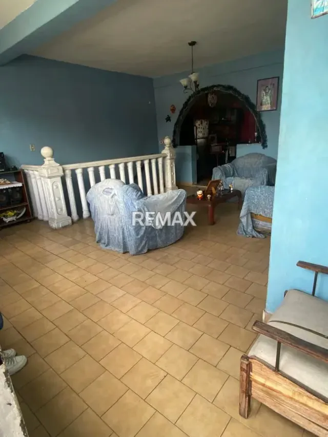 EN VENTA AMPLIA CASA EN LOS OLIVOS - 3