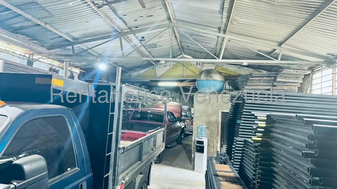 Edificio en Venta en Parroquia Altagracia, Distrito Metropolitano - 2