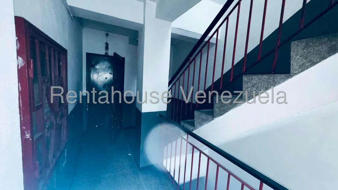 Edificio en Venta en Parroquia Altagracia, Distrito Metropolitano - 21