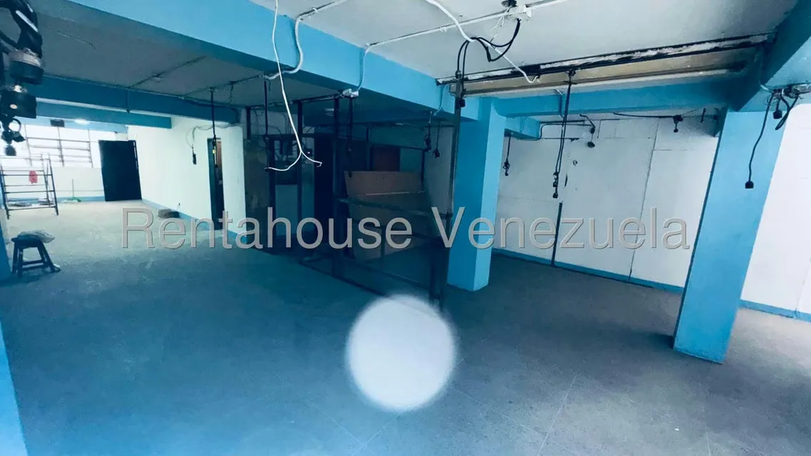 Edificio en Venta en Parroquia Altagracia, Distrito Metropolitano - 24