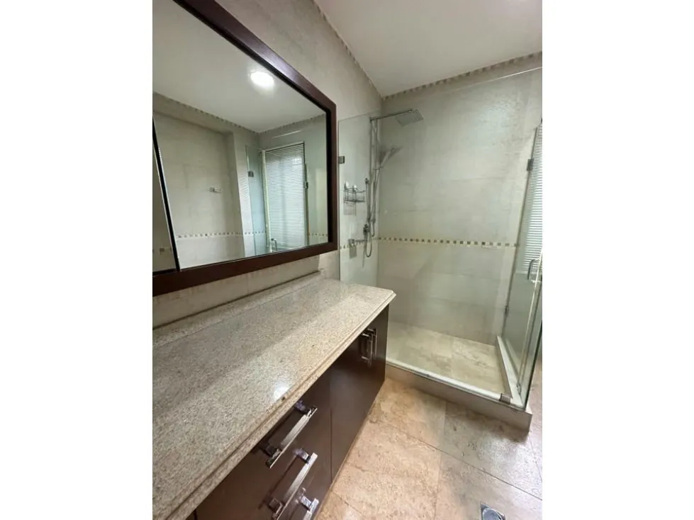 CASA EN VENTA 827 M2 - URB. COLINAS DE TAMANACO - 12