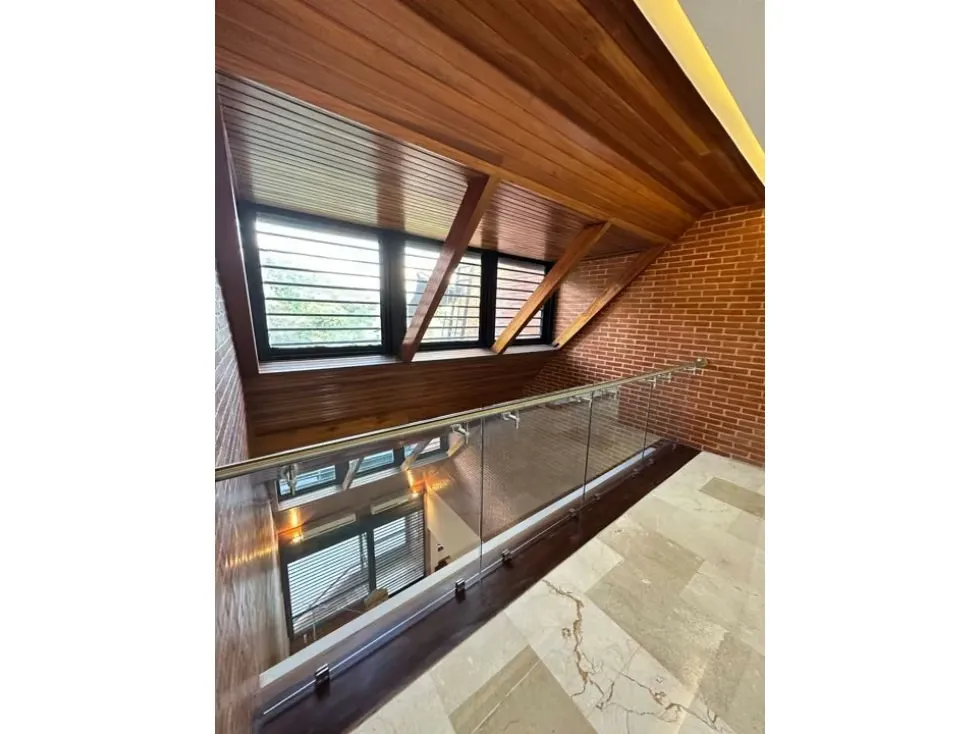 CASA EN VENTA 827 M2 - URB. COLINAS DE TAMANACO - 17
