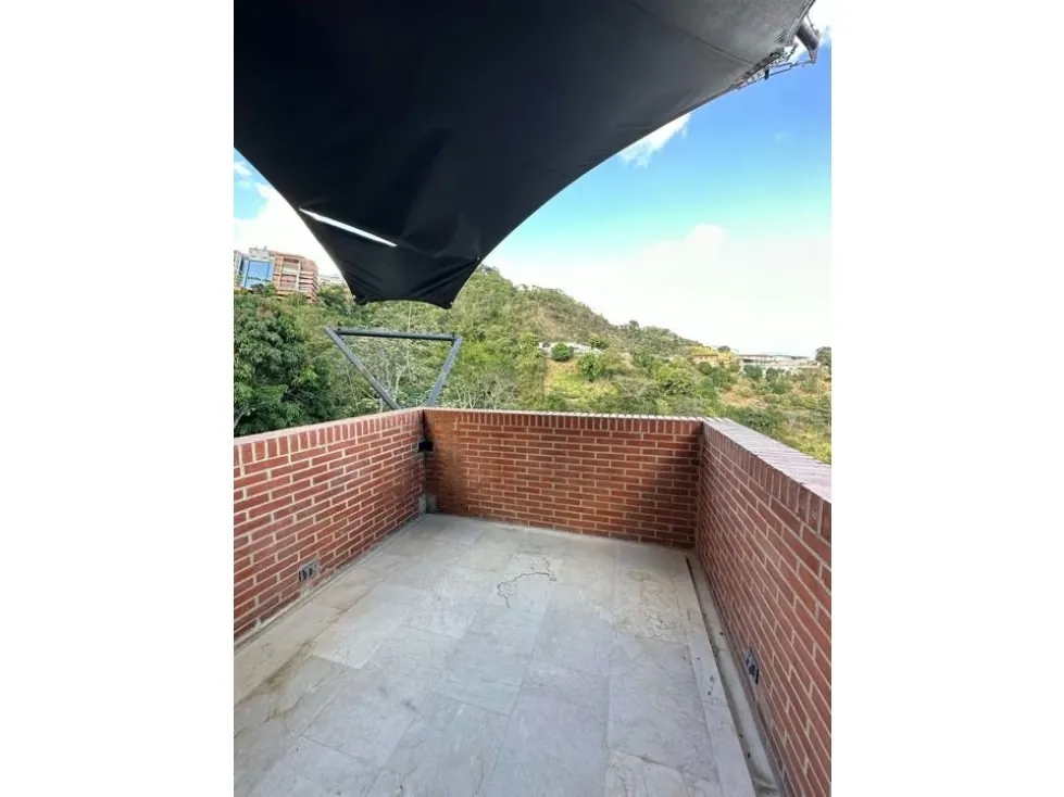 CASA EN VENTA 827 M2 - URB. COLINAS DE TAMANACO - 18