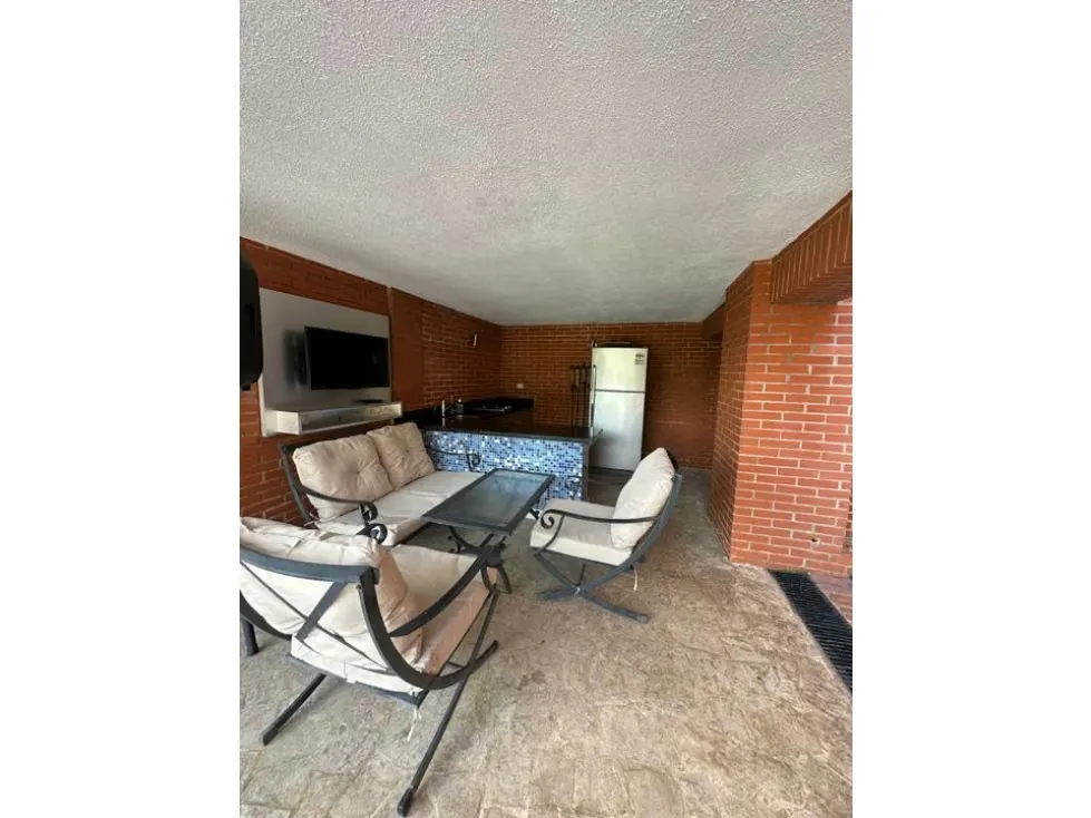 CASA EN VENTA 827 M2 - URB. COLINAS DE TAMANACO - 21