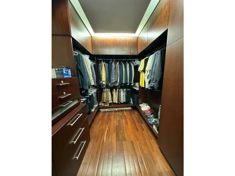 CASA EN VENTA 827 M2 - URB. COLINAS DE TAMANACO - 8