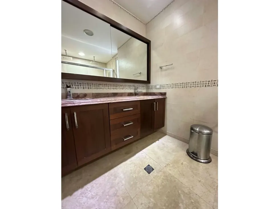 CASA EN VENTA 827 M2 - URB. COLINAS DE TAMANACO - 10