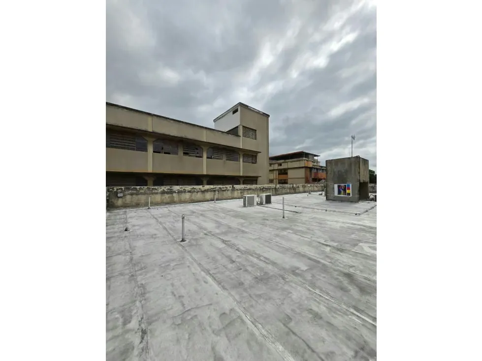 EDIFICIO INDUSTRIAL EN VENTA 1.938 M2 - BOLEITA NORTE - 26