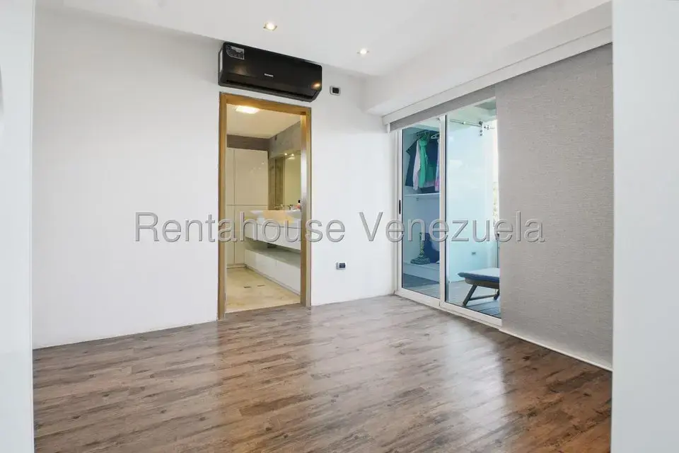 Apartamento (Penthouse) en Venta en Los Naranjos del Cafetal, Distrito Metropolitano - 30