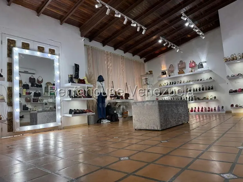 Local Comercial en Alquiler en Santa Cecilia, Distrito Metropolitano - 11