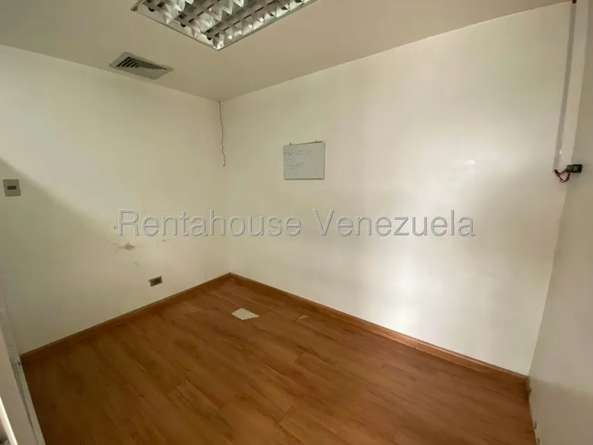 Local Comercial en Alquiler en Macaracuay, Distrito Metropolitano - 4