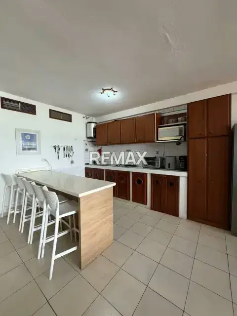 VENDE APARTAMENTO VISTA AL MAR TUCACAS EDIFICIO ISLITA