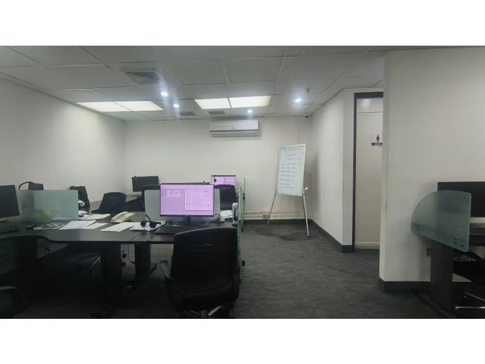 Se alquila oficina 123m2 El Bosque - 9