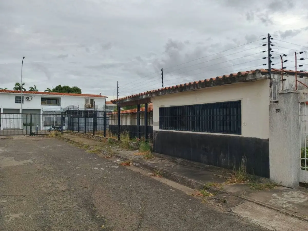 casa en venta urbanización Villa Alianza Puerto Ordaz para remodelar - 2