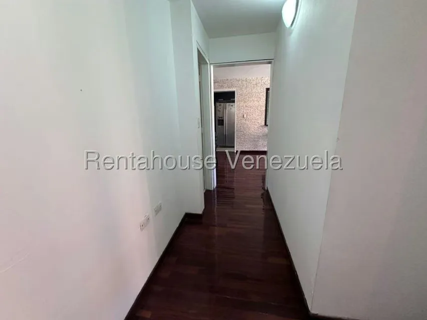 Apartamento (1 Nivel) en Alquiler en Colinas de La Tahona, Distrito Metropolitano - 16