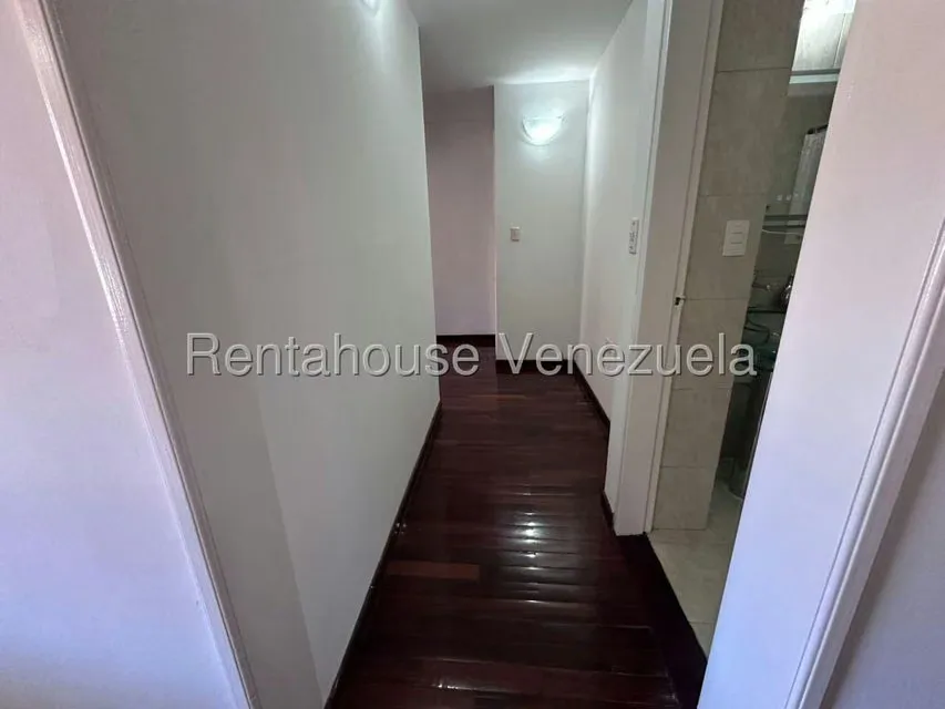 Apartamento (1 Nivel) en Alquiler en Colinas de La Tahona, Distrito Metropolitano - 26