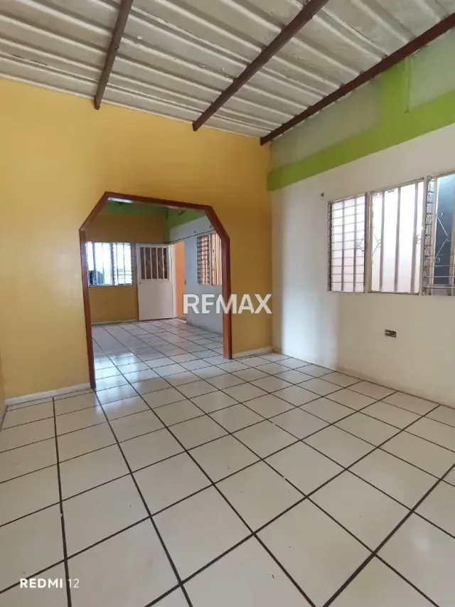 Casa en VENTA en TUCAPE A PIE DE CALLE - 11