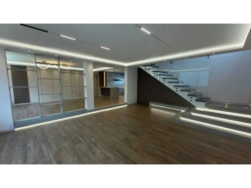 Casa totalmente remodelada en la parte alta de Los Palos Grandes