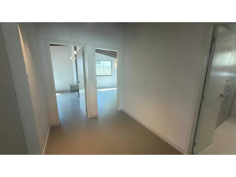 Casa totalmente remodelada en la parte alta de Los Palos Grandes - 20