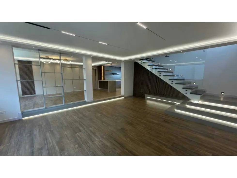 Casa totalmente remodelada en la parte alta de Los Palos Grandes - 3
