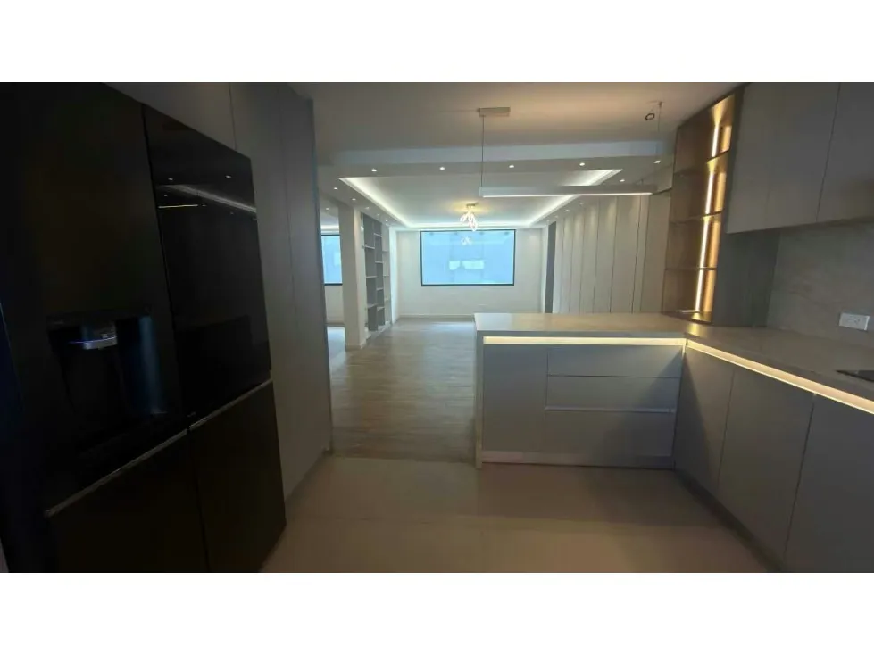 Casa totalmente remodelada en la parte alta de Los Palos Grandes - 27
