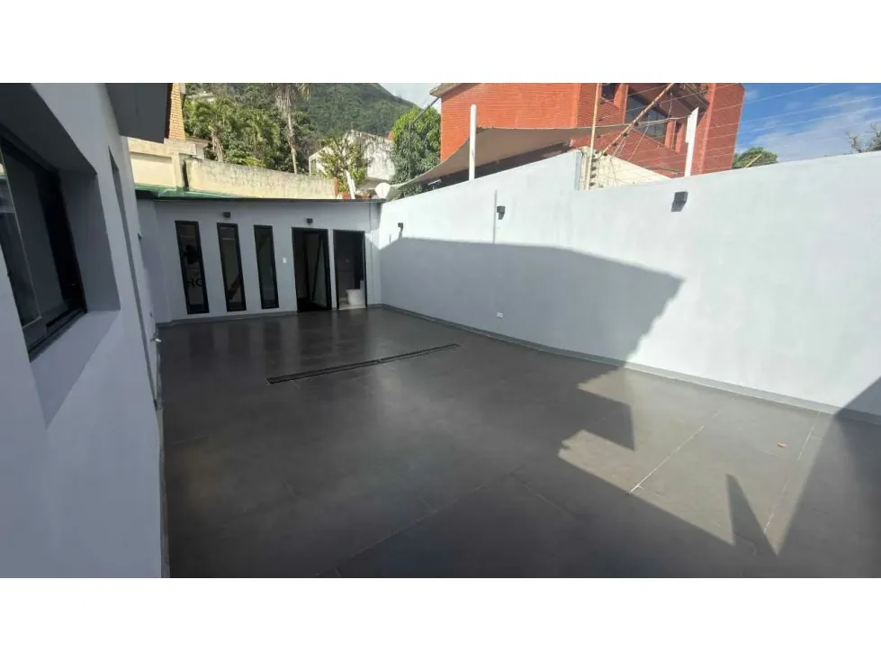 Casa totalmente remodelada en la parte alta de Los Palos Grandes - 33