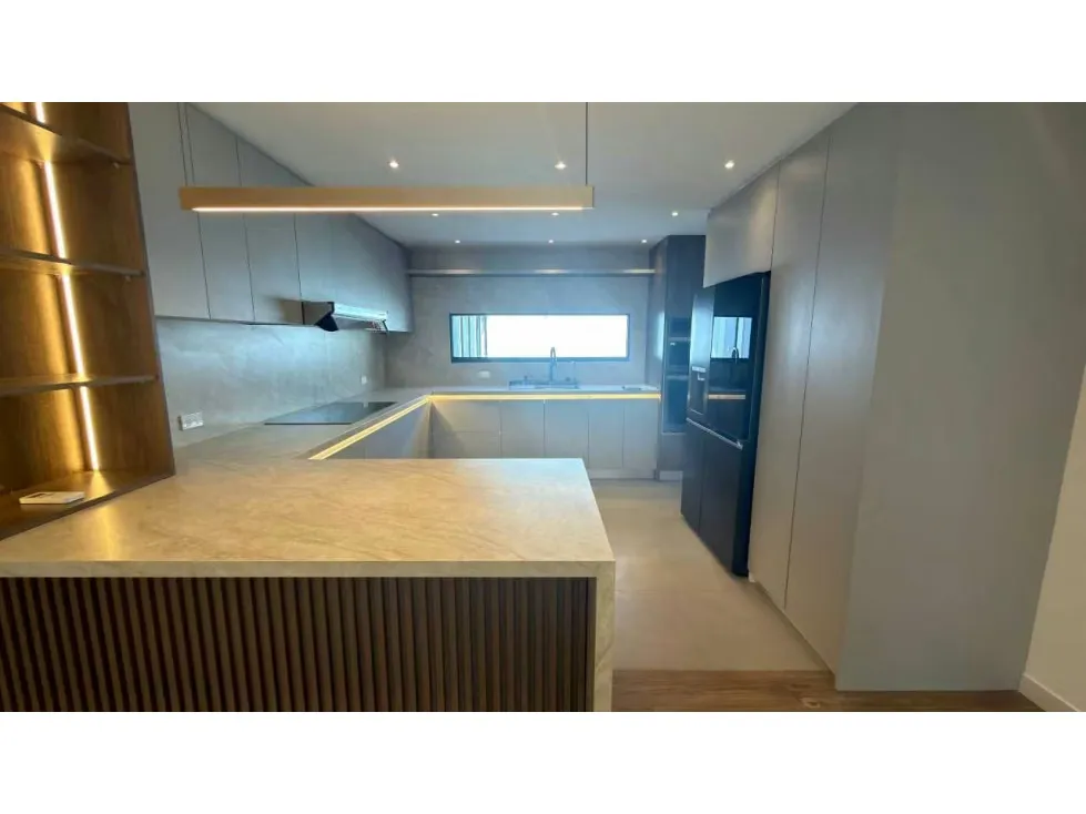 Casa totalmente remodelada en la parte alta de Los Palos Grandes - 5