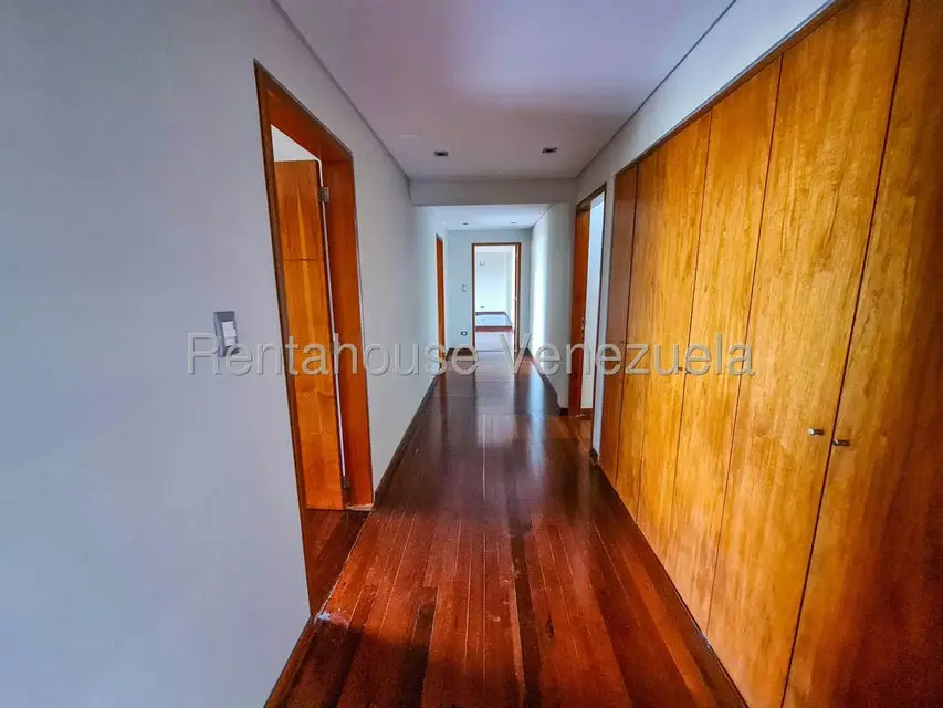 Casa (Multipes Niveles) en Venta en Alto Hatillo, Distrito Metropolitano - 40
