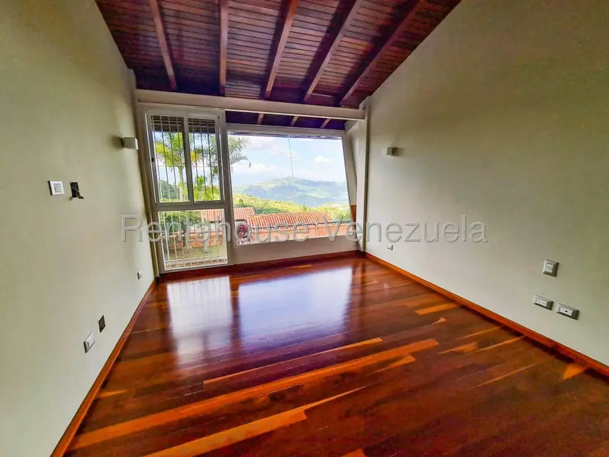 Casa (Multipes Niveles) en Venta en Alto Hatillo, Distrito Metropolitano - 41