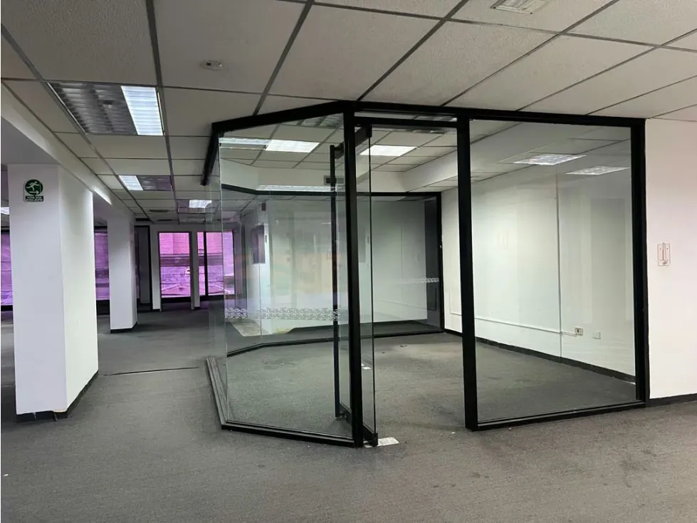 Se alquila oficina 333m2 Chacao - 3