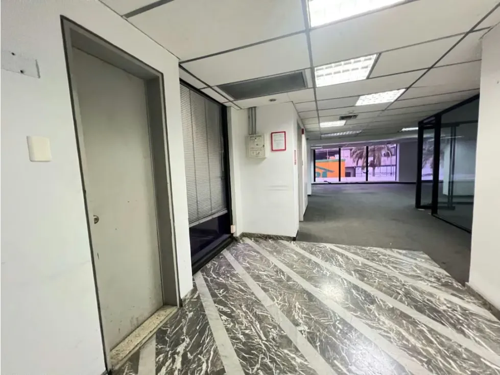 Se alquila oficina 333m2 Chacao - 5